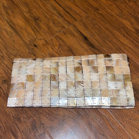 NWT Handmade Mother of Pearl and Natural Horn Purse With Beaded Strap - Picture 3 of 7